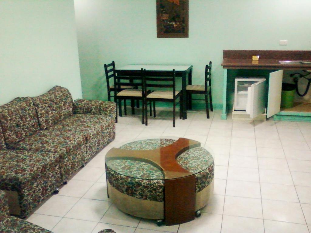 Oyo 765 Ibay Zion Hotel Baguio City Værelse billede